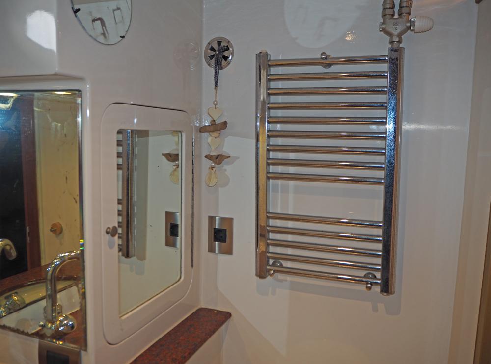 Aft cabin, Accommodation